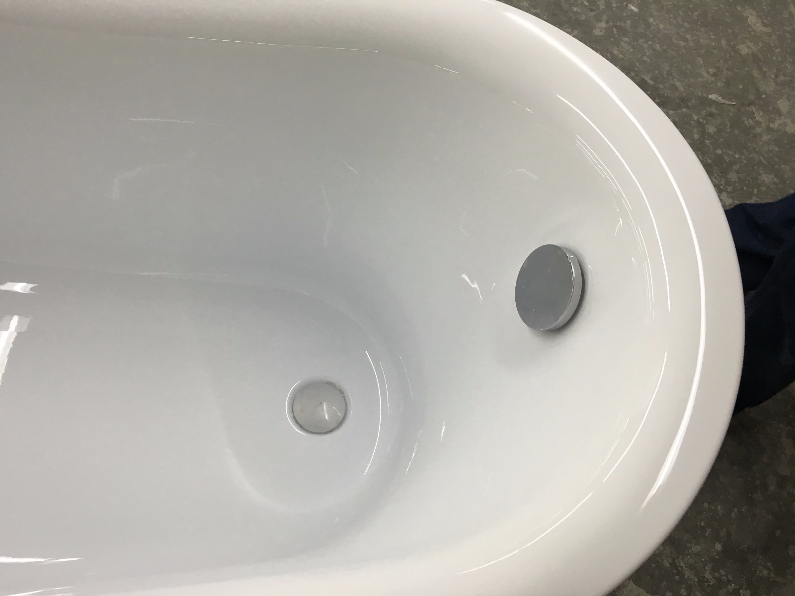 (3) MEC3149--Acrylic Freestanding Irregular Oval Soaking Bathtub with Angle.JPG